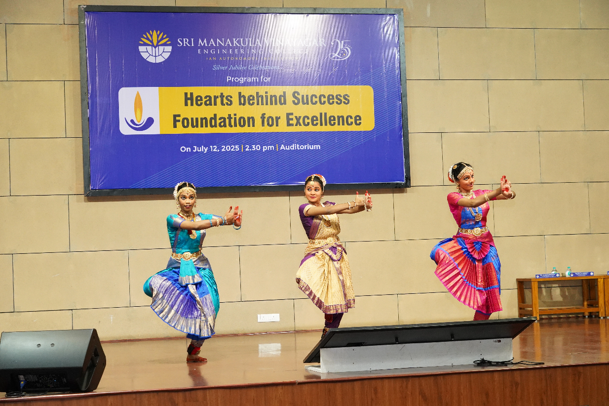 Students dancing Bharathantyam for Heart behind Success event.